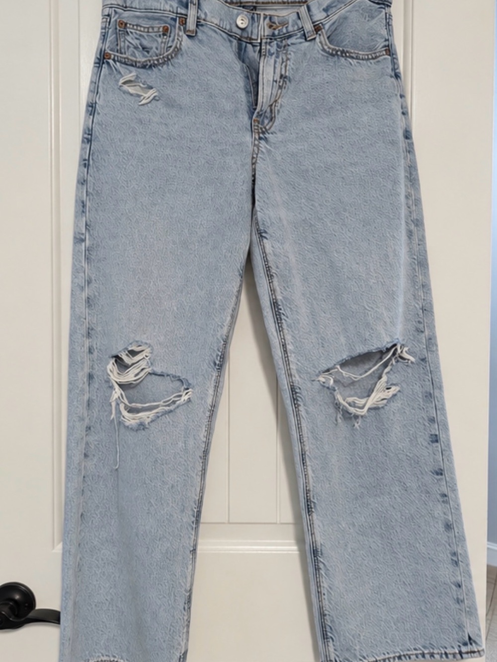 American Eagle Strigid Distressed Straight Leg Jeans Size 6 Regular NWOT
